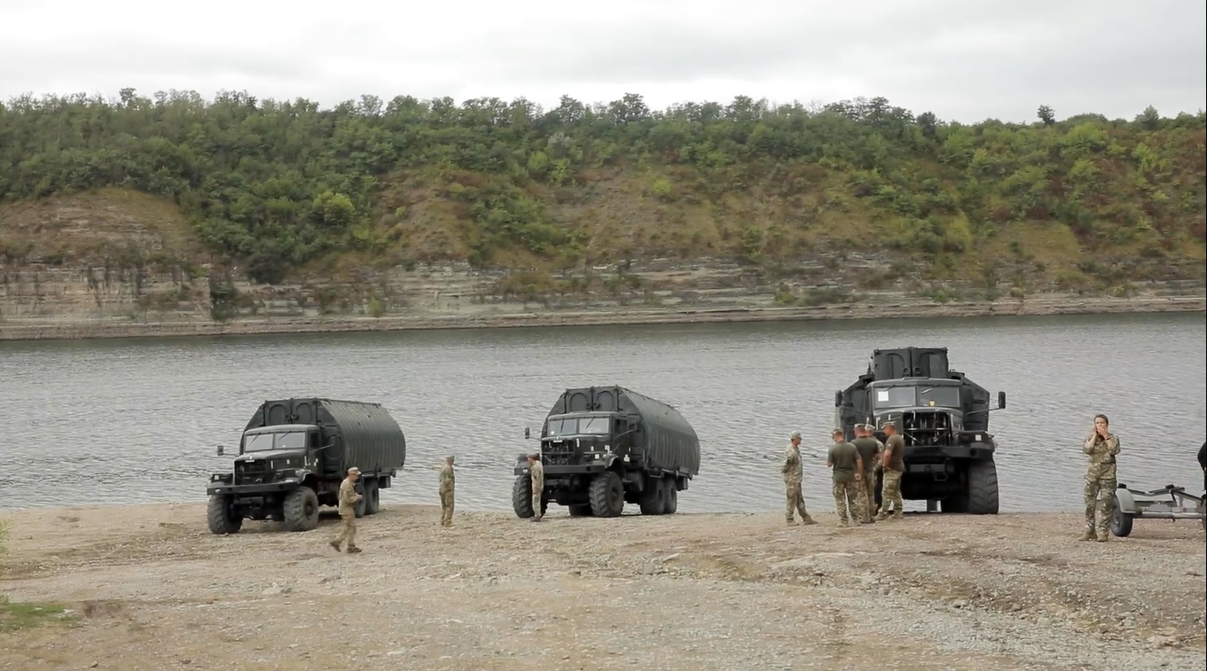 Леся Никитюк показала обучение бойцов инженерных войск. Это настоящие волшебники!